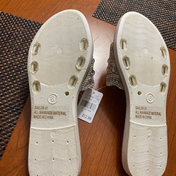 Elegant White Sandals - Picture 2 of 7